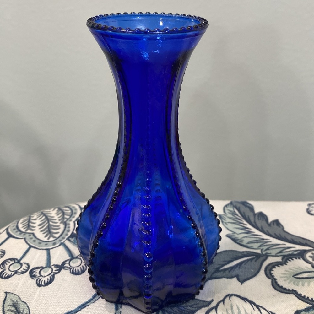 Cobalt blue glass vintage hobnail vase with ribbed edging